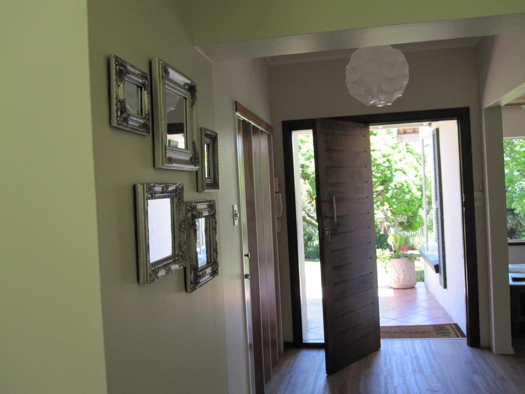 The Pecan Tree Guesthouse Сандтън Екстериор снимка
