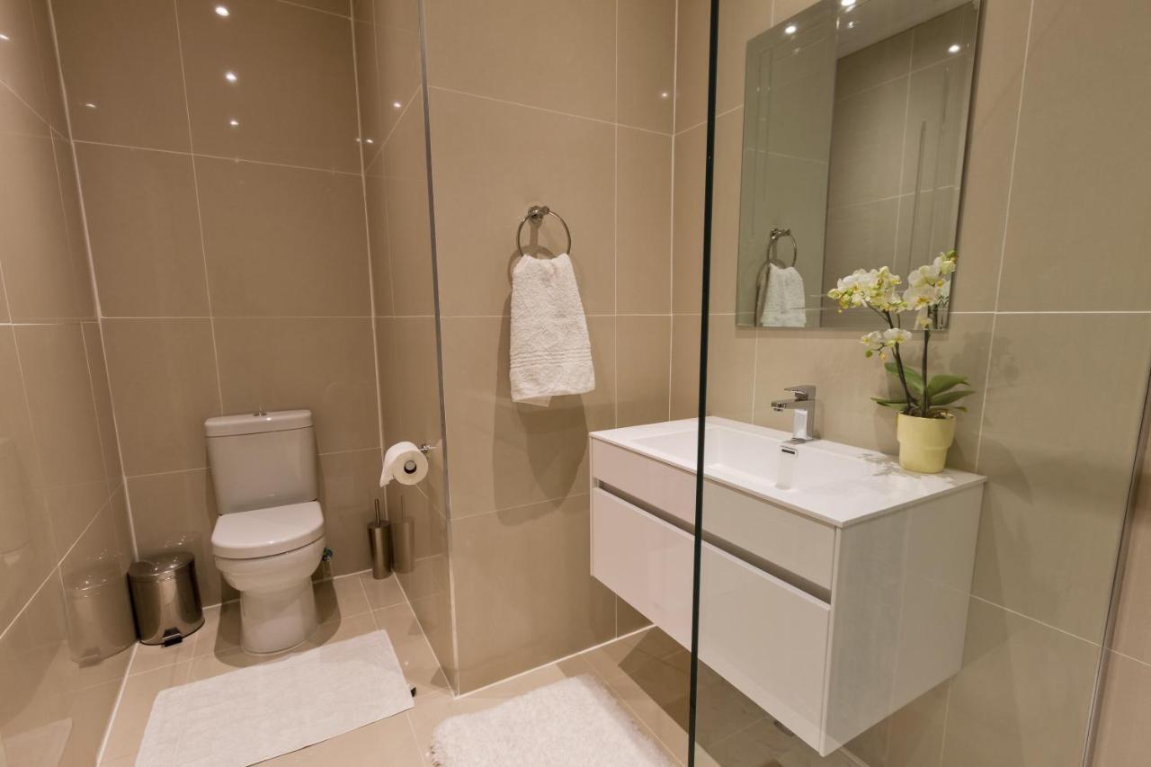 The Pecan Tree Guesthouse Сандтън Екстериор снимка