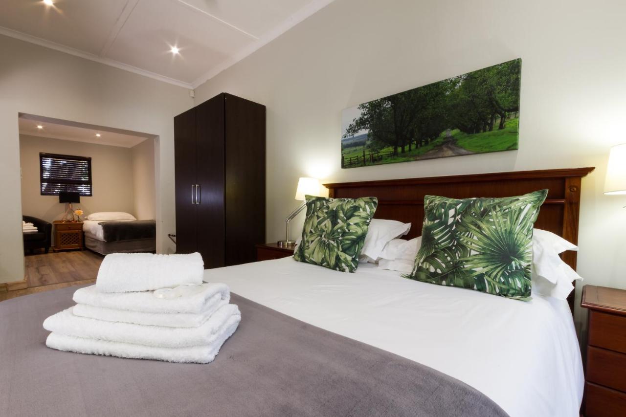 The Pecan Tree Guesthouse Сандтън Екстериор снимка